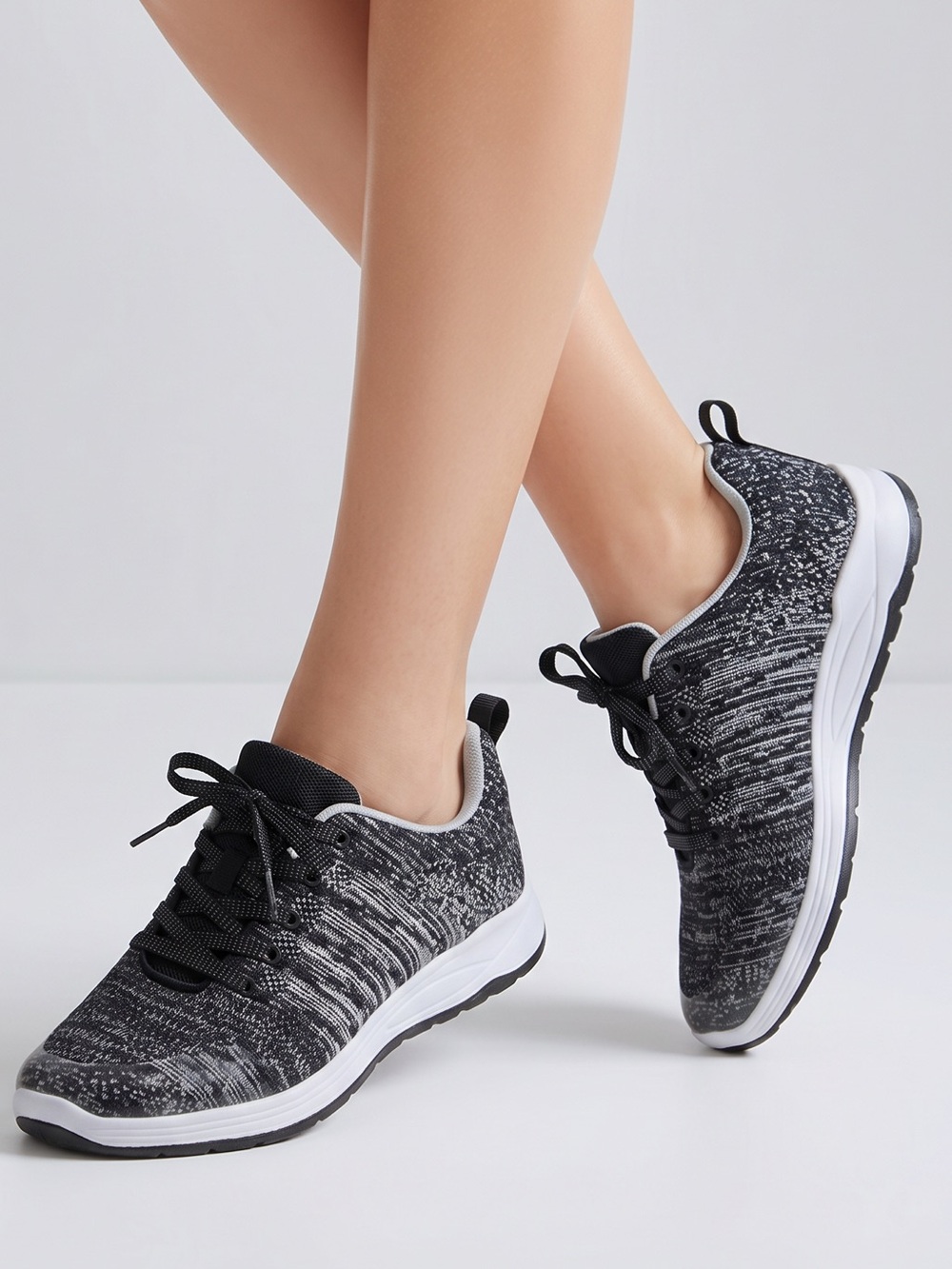 Drew women’s galaxy athletic shoes. Size 8. 43 new drew ortho insole black white